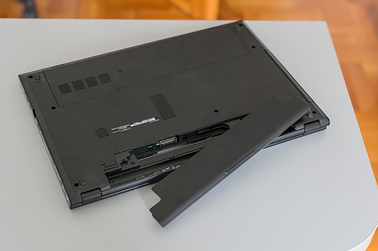 Dell Inspiron 15 3000 (10).jpg